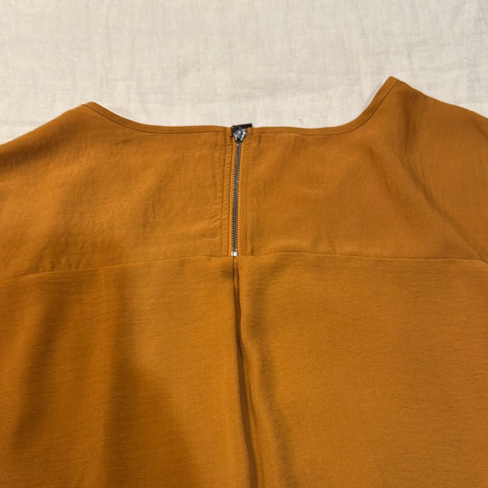 Woman’s Top - Picture 6 of 8